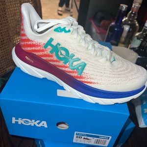 HOKA MACH 5